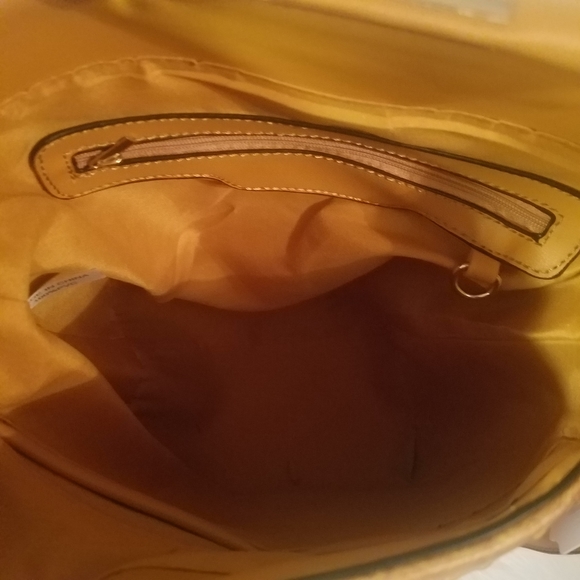 MUSTARD EMBOSSED TALL HOBO SET - Picture 7 of 12